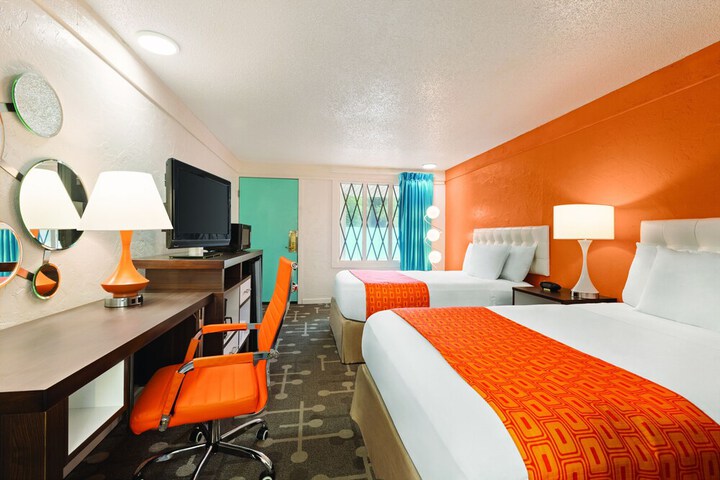 Room 12 of 18