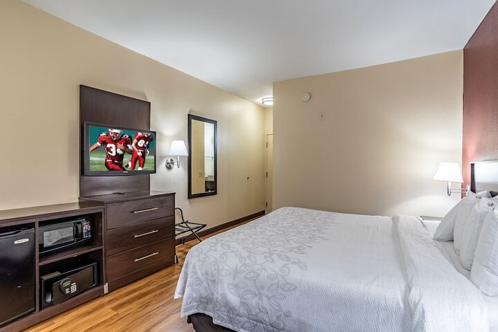 Room 28 of 35
