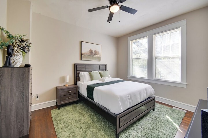 Waterfront Portsmouth Apt: 1 / 2 Mi to Dtwn & Ferry
