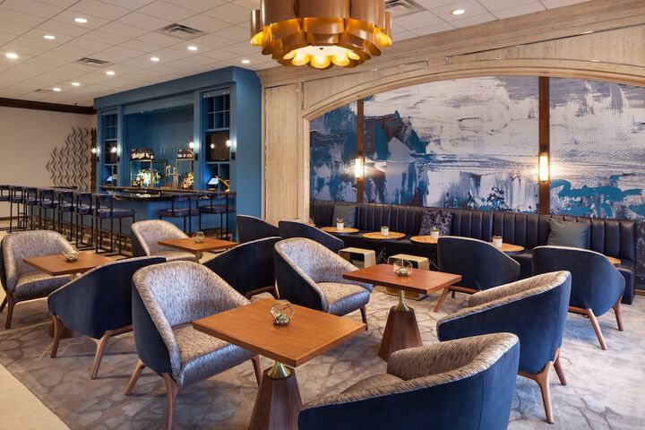 Lounge 101 of 104