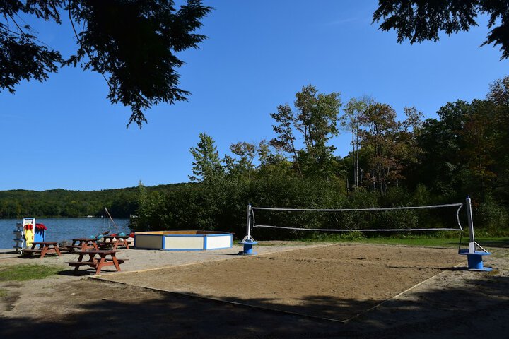 The Retreat at Norwich Lake