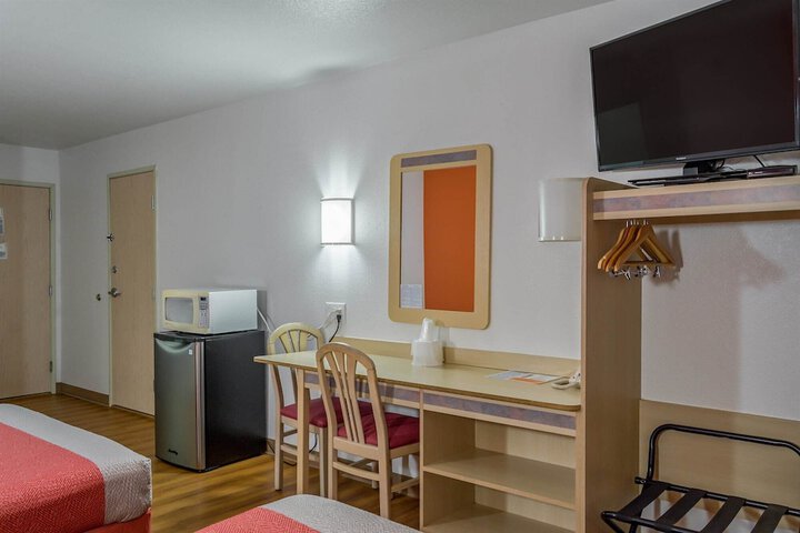 Motel 6 Redmond OR