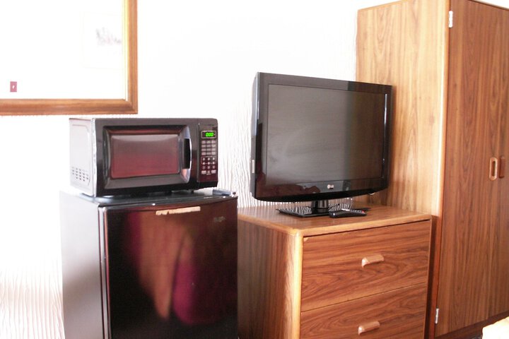 Room 11 of 16
