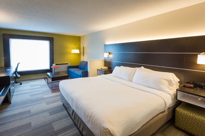 Room 12 of 44
