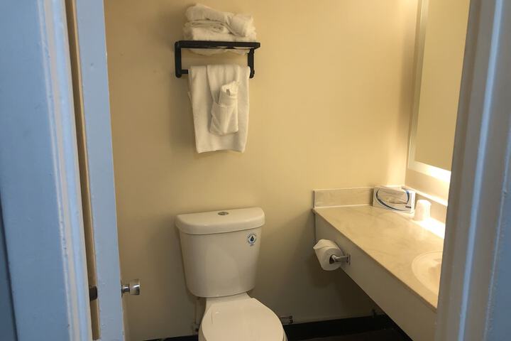 Room 12 of 25