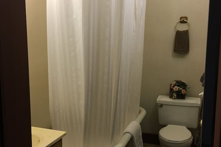 Room 10 of 25