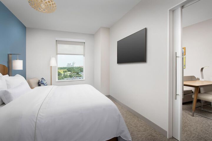 Room 14 of 37