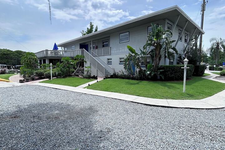 Hontoon Landing Resort & Marina