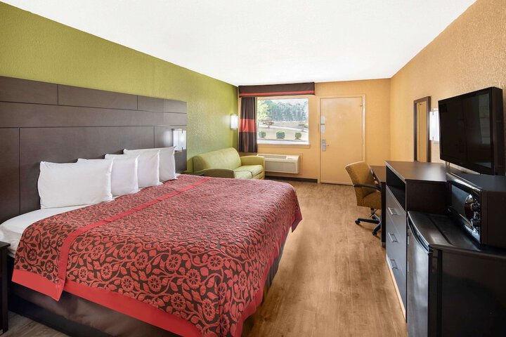 Room 16 of 19