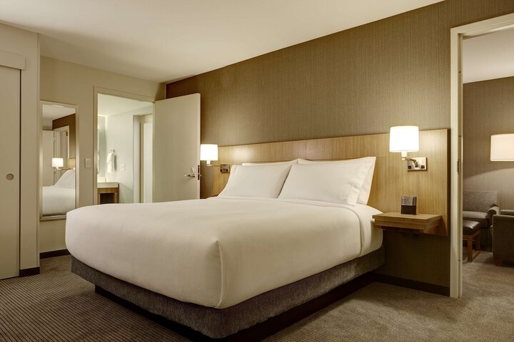 Room 20 of 38