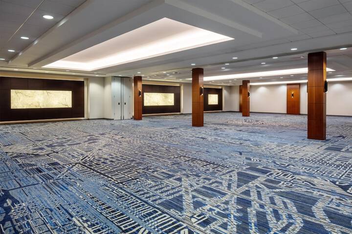 DoubleTree by Hilton Hotel & Suites Pittsburgh Downtown