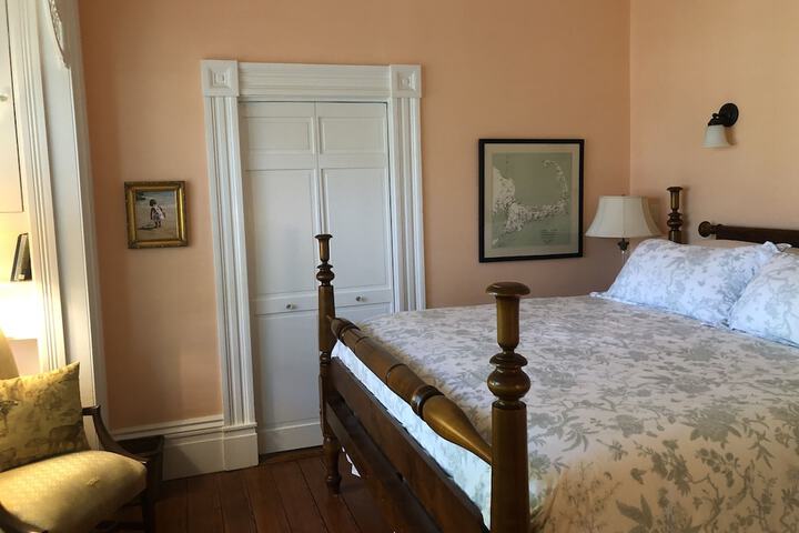Delano Homestead Bed & Breakfast