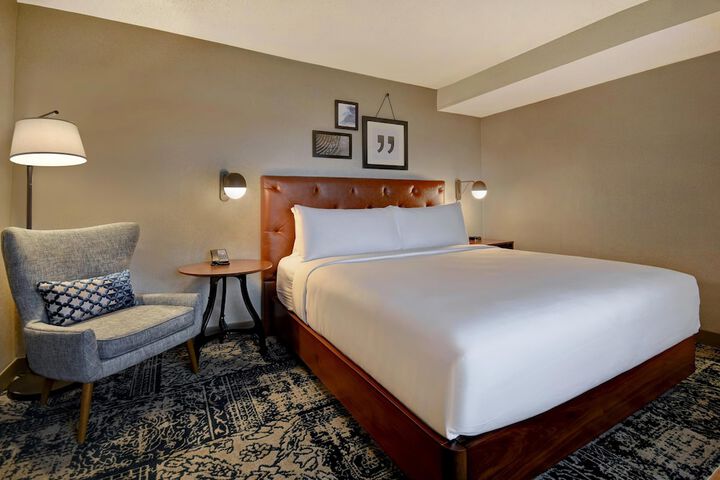 Room 33 of 67