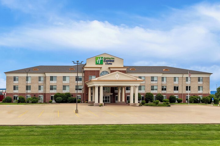 Holiday Inn Express & Suites Vandalia by IHG