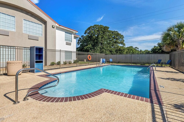 Pool 3 of 30