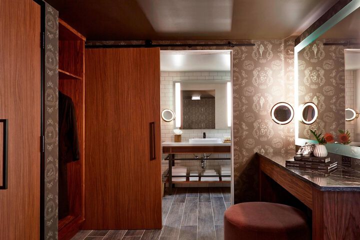 Room 26 of 109