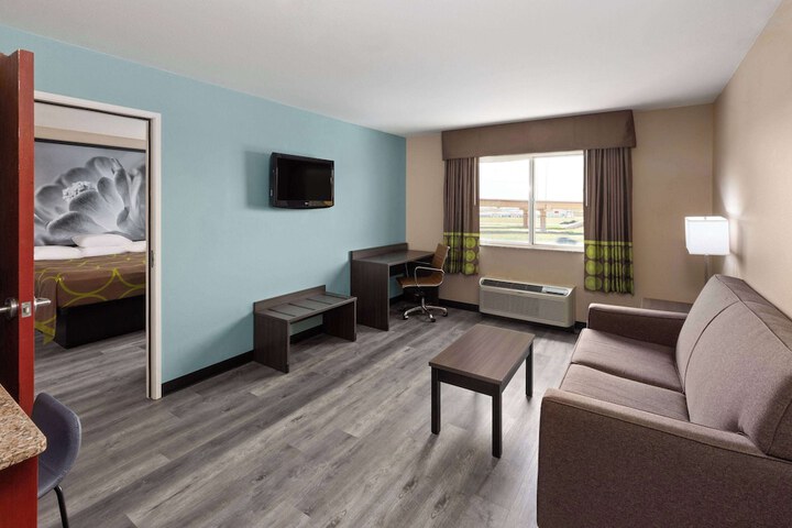 Super 8 by Wyndham Lubbock West