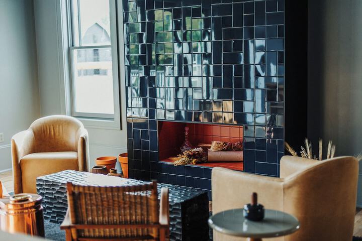 Stonebreaker Hotel
