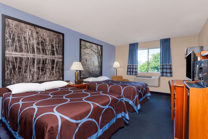 Room 4 of 36