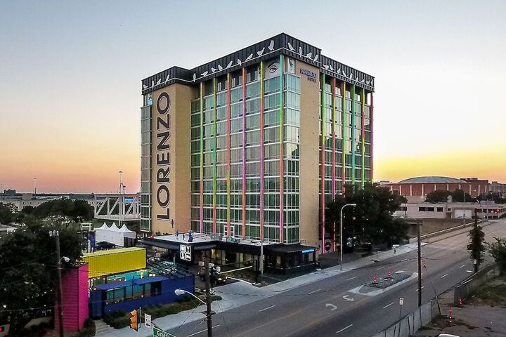 Hotel 6 of 74