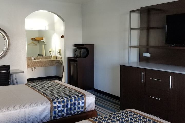 Room 13 of 21