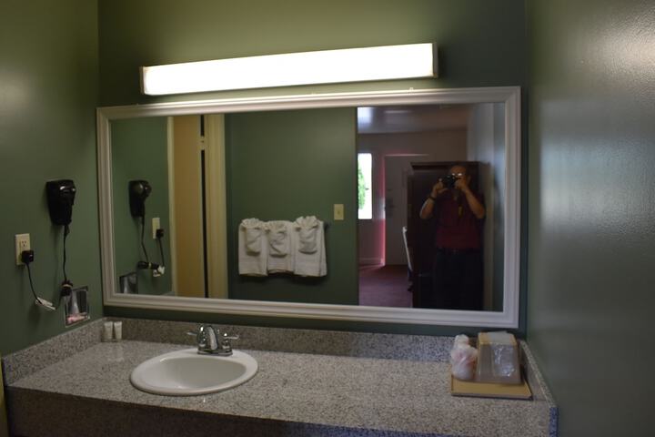 Room 27 of 31
