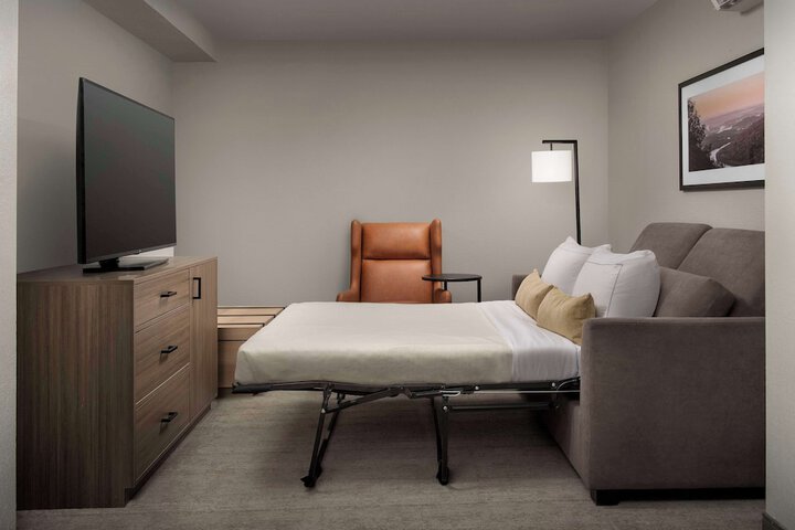 Room 33 of 50
