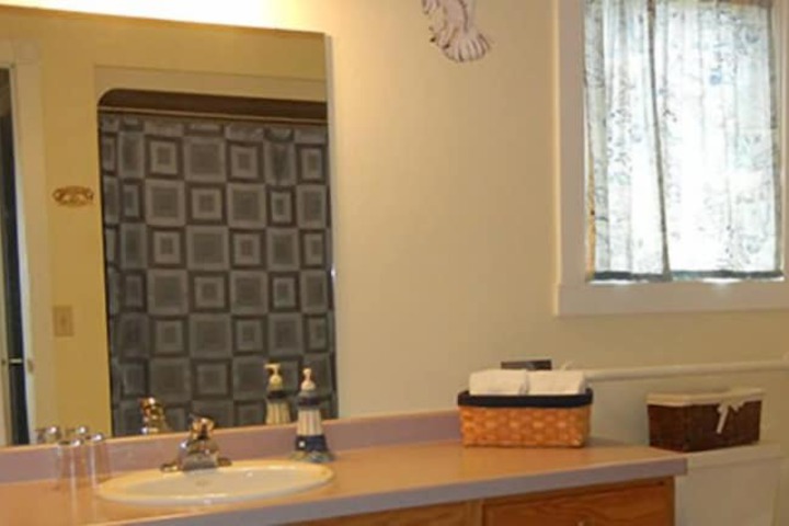 The Feathered Star B & B