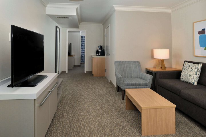 Room 32 of 93