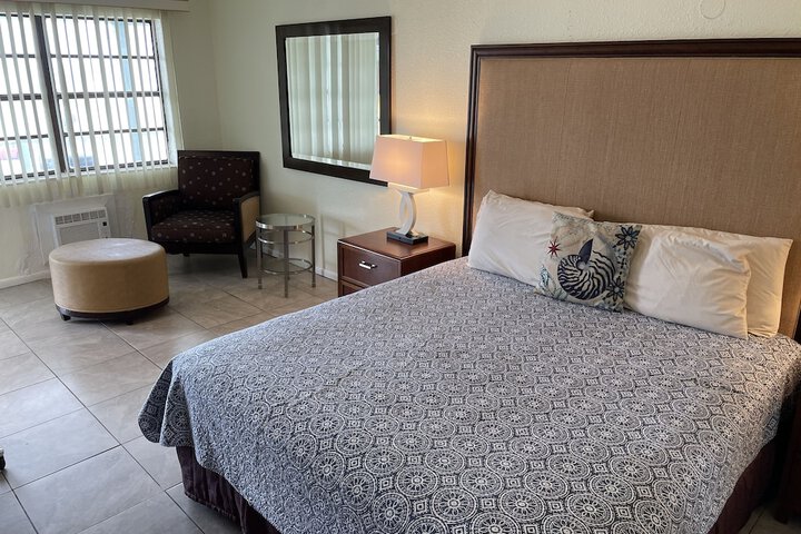 Room 13 of 19