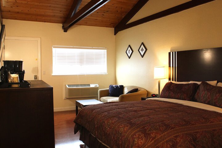 Room 28 of 54