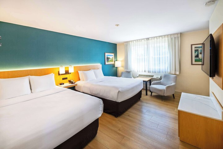 Quality Inn & Suites Garden of the Gulf