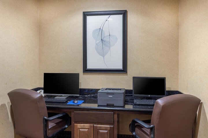 Best Western Bastrop Pines Inn
