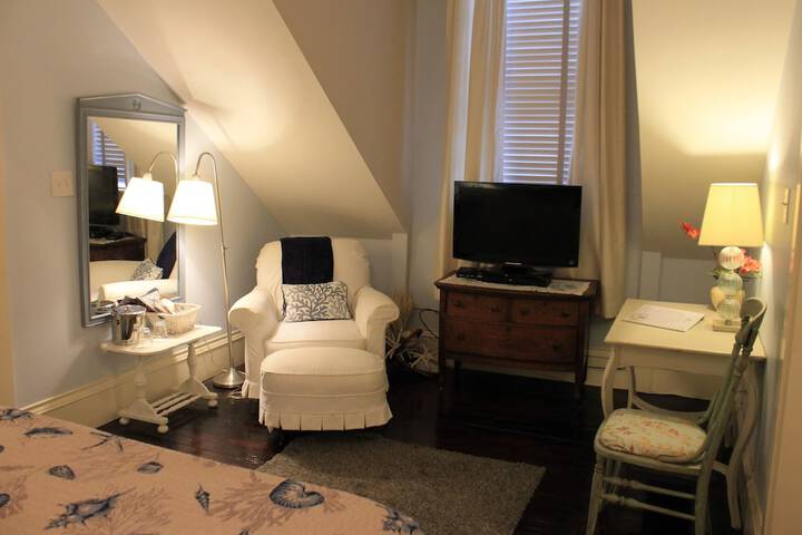 Room 4 of 45