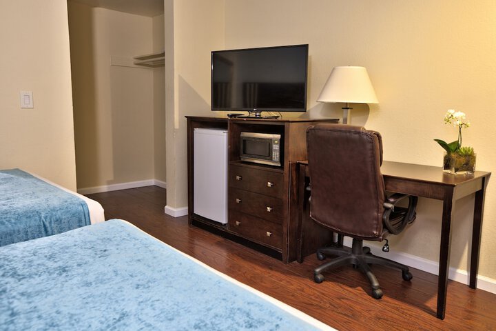 Room 13 of 17