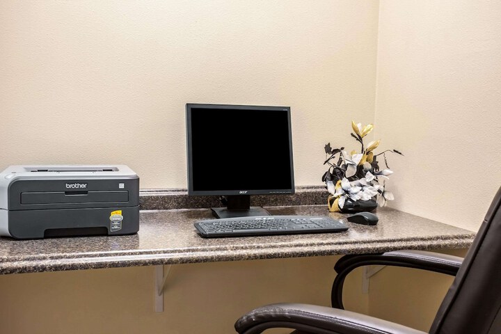 Business Center 37 of 37