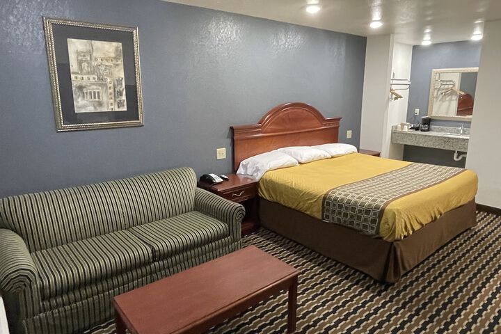 Room 12 of 25