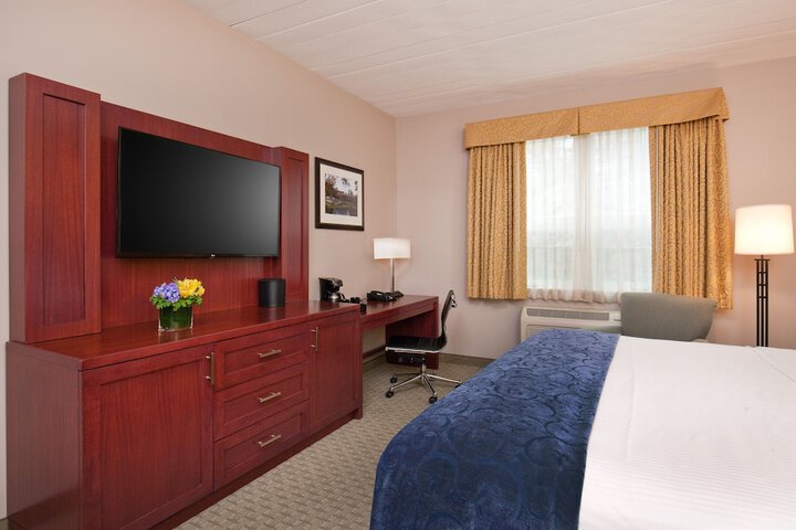 Room 5 of 17