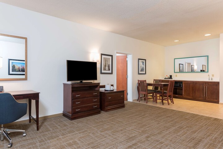 Room 26 of 42