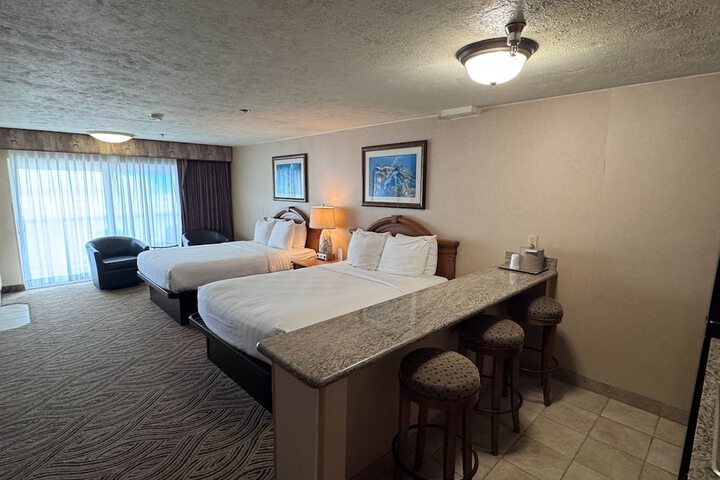 Promenade Inn & Suites Oceanfront