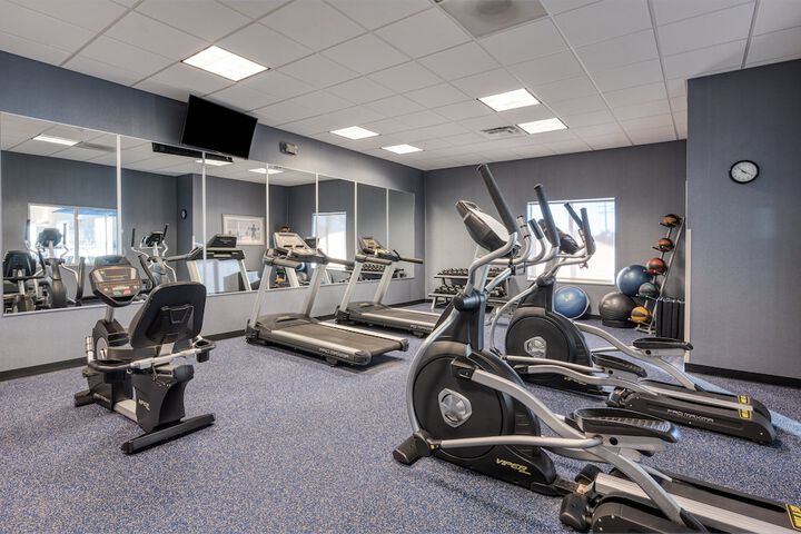 Holiday Inn Express & Suites Edwardsville by IHG