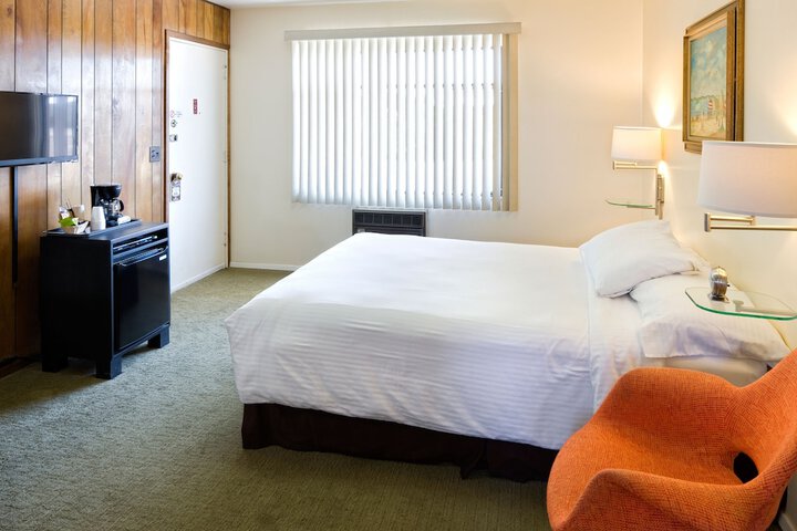 Room 30 of 41