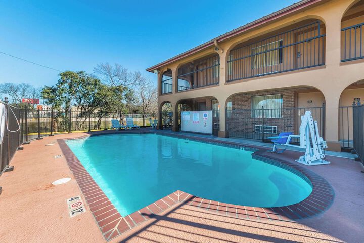 Pool 6 of 32