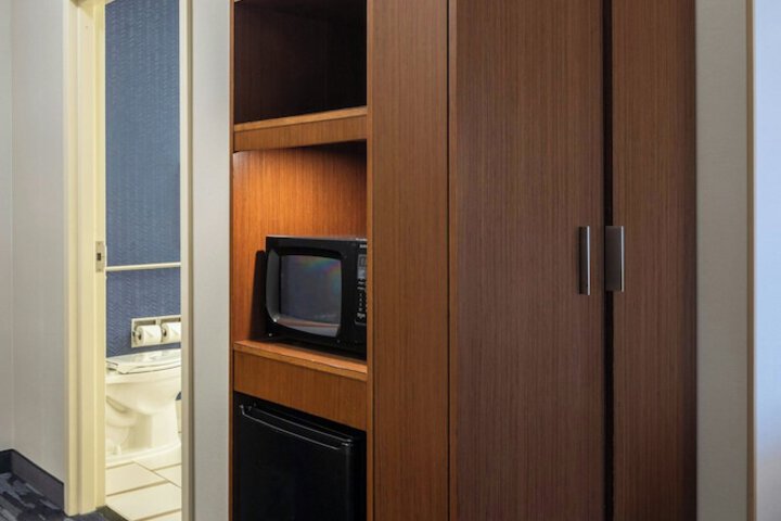 Room 23 of 47
