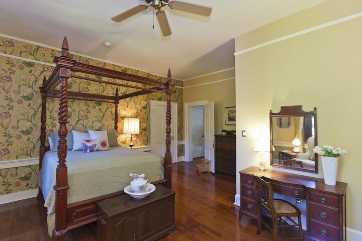 Room 21 of 37