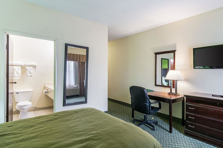 Room 30 of 42