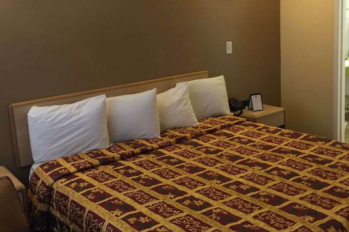 Room 23 of 43