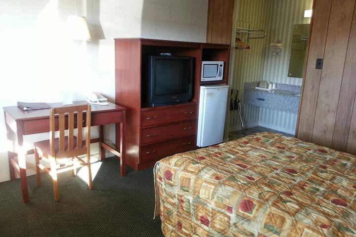 Room 4 of 10