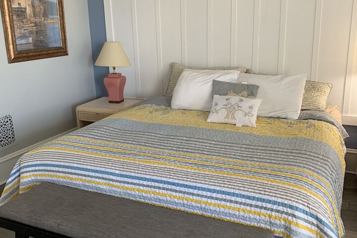 Room 34 of 74