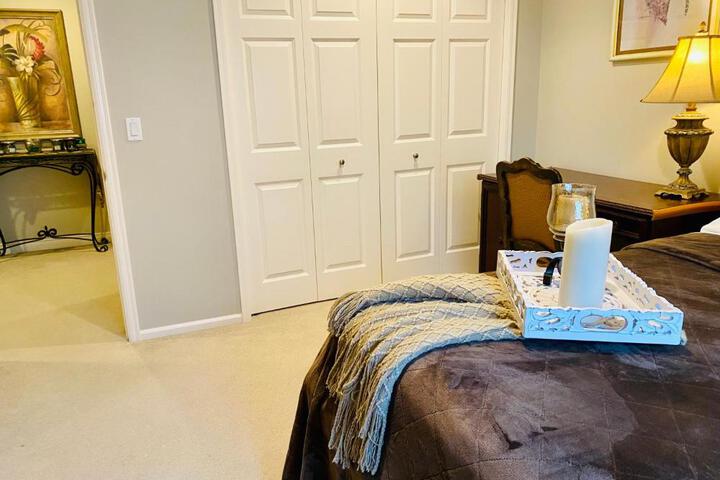 The Elegant & Cozy Retreat